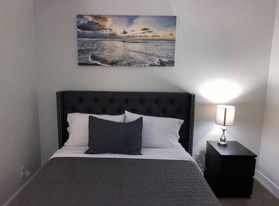 Big Comfy 2 Bedrooms 2 Baths Unit In Downtown La! * Los Angeles